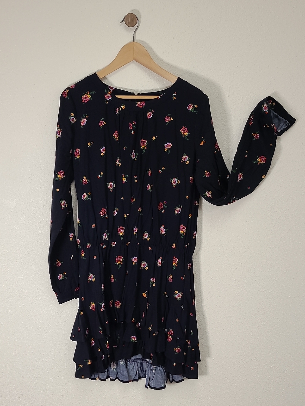 Navy Floral Long Sleeve Ruffle Hem Dress. Size XL